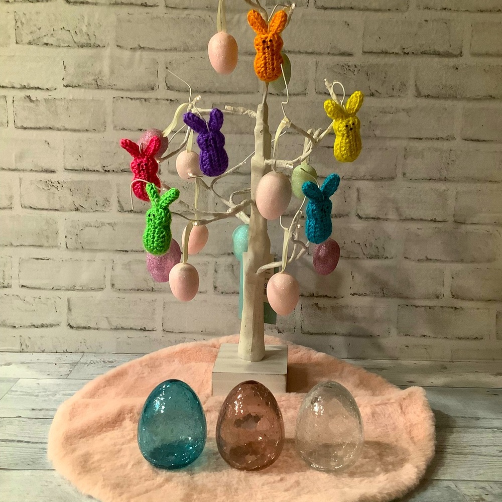 Cupcakes & Cashmere Home Cracked Glass Eggs